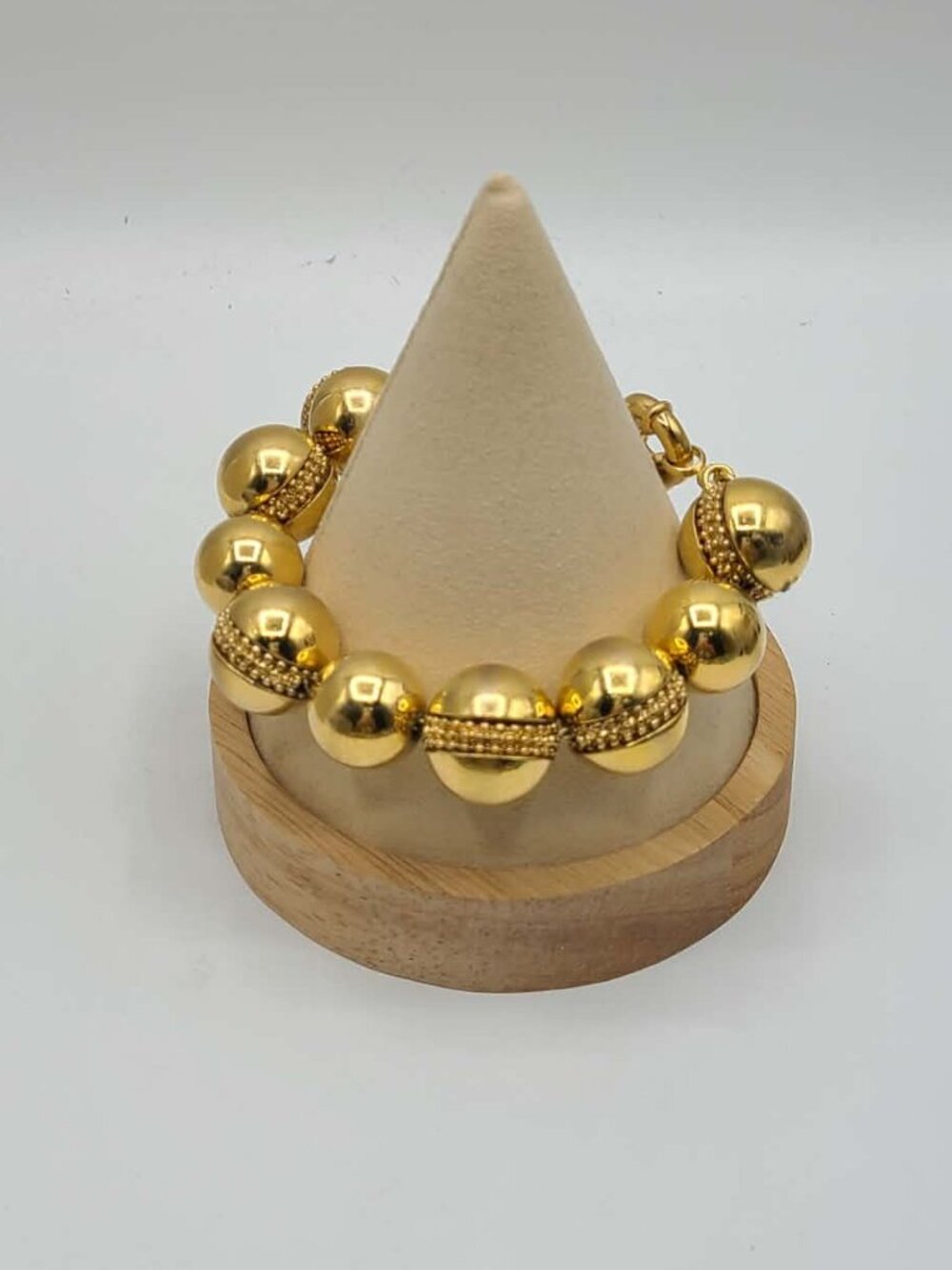 J Crew Gold Tone Textured Ball Bracelet NWOT - Picture 4 of 10